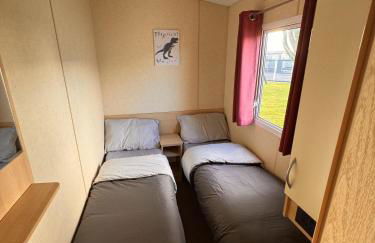 3 Bed Caravan - Sleeps 8 - Pet Friendly, Parking - Foto 13
