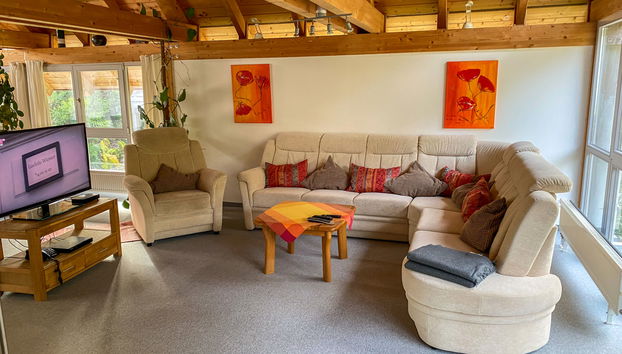 Christine - Photo 3, Living Room