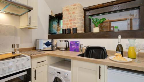 Peaceful Getaway - Free Parking, Short Drive to Stamford - Foto 5, stove, toaster