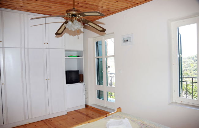 Mary's Villas - Photo 8