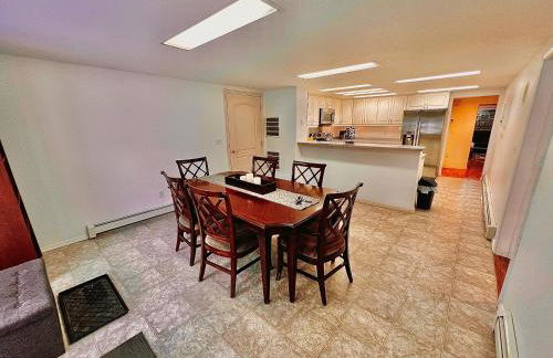 Newly Remodeled spacious units, minutes from mountains, inlet, downtown and airport - Photo 30