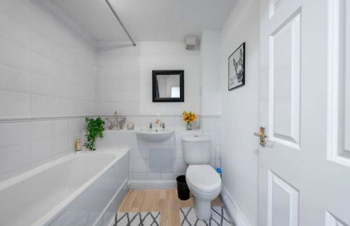 Luxury 5 Bed House - Free Parking - Perfect For Contractors & Families - Foto 12