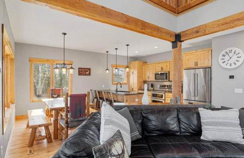 Luxury Lodge on 40 Private Acres • HUMM Sauna • Party Barn • - Foto 12