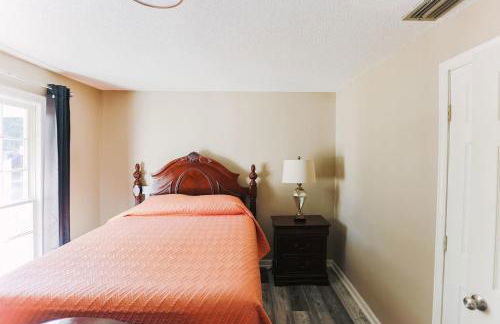 Cozy Downtown Gem Fully Equipped Free Parking - Photo 19