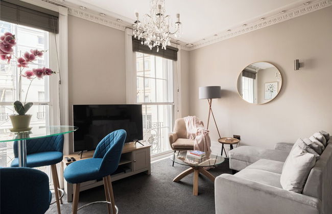 Stunning 2 Bed in Centre of Cheltenham - Photo 24