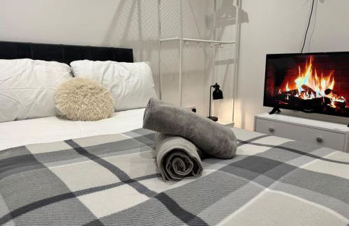 3BD Modern Home with Free Private Parking - Foto 14