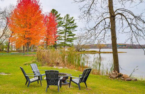 Fish, Swim and Explore! 2-Cabin Camp on Round Lake - Foto 22