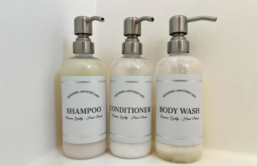 Peaceful West: 4BR Dusk Haven - Foto 42