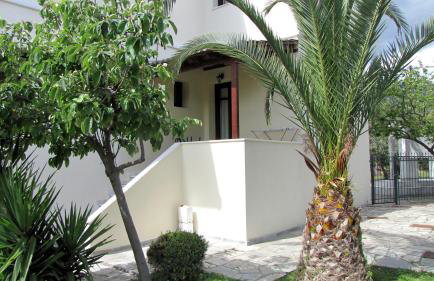 Palirria Hotel & Studios - Photo 39