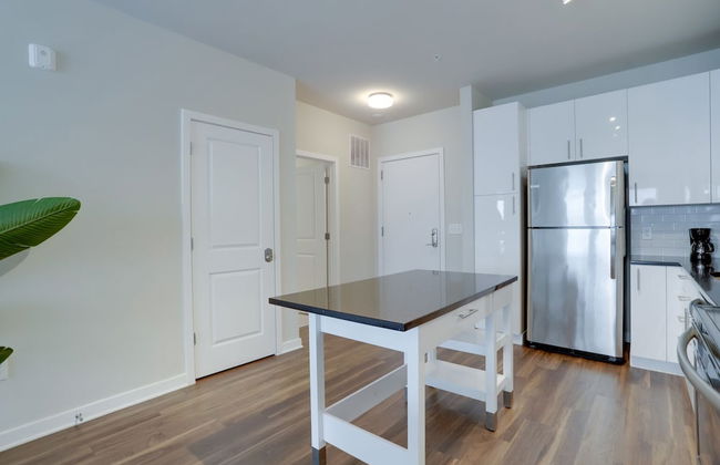 Alexandria Modern Apt Amazing Amenities - Photo 17