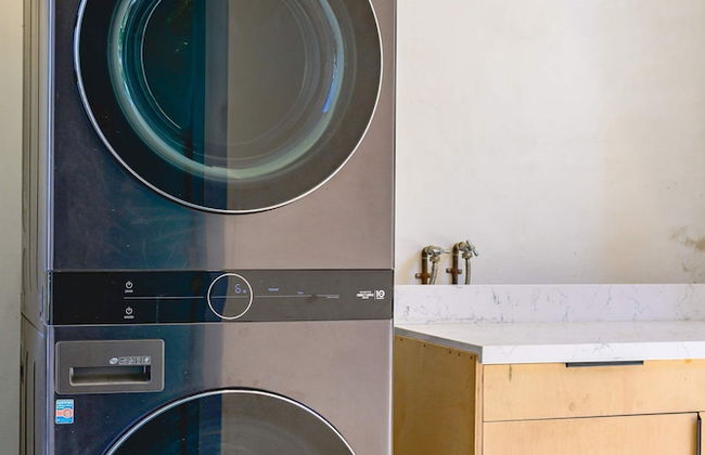 Scenic Retreat With Deck Stunning Views in LA - Foto 47