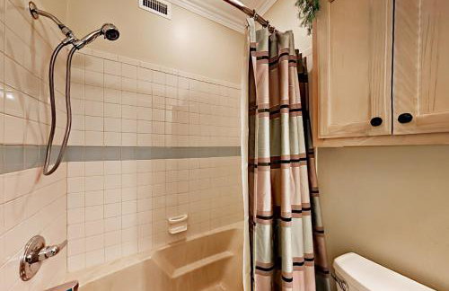 Escape Ocean View l Large Deck Sleeps 10 - Foto 21