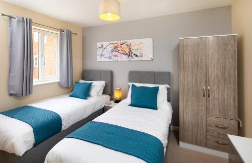 Modern and Spacious Home From Home 1 mile from M1 - with Netflix, Prime Video, PS5, free parking, superfast WiFi, BBQ - Sleeps 11 - By Brightleap Apartments - Foto 3