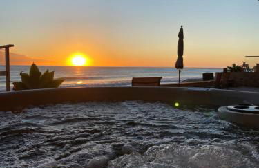 ON THE SAND!! Private Beach! OCEAN FRONT HOT TUB!! - Foto 38