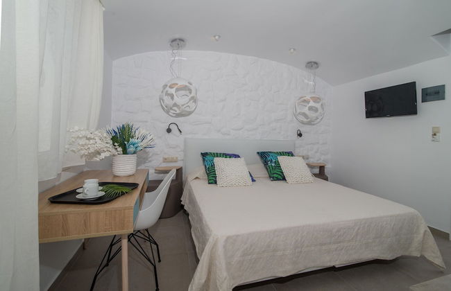 Spiros Hotel - Photo 14