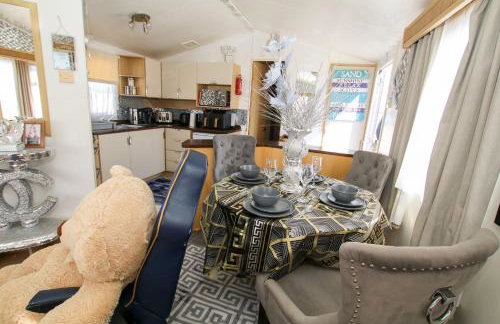 Caravan Beach Park - Sleeps 8 Parking & Pool - Foto 15