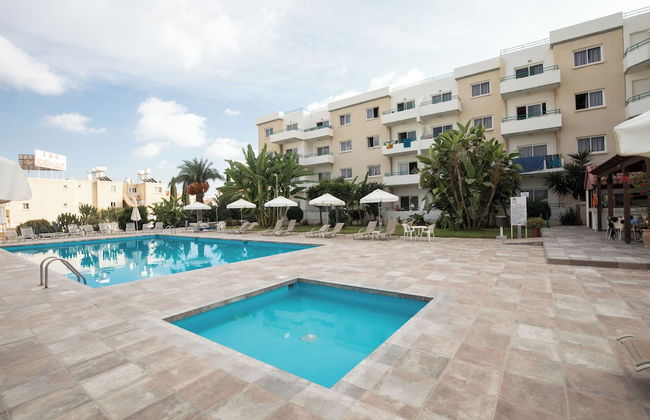 DebbieXenia Hotel Apartments - Foto 9