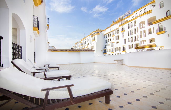 Park Plaza Suites Apartamentos - Photo 8