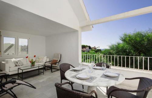 Marbella, Costabella - Beachfront Villa with Heated Pool - Photo 48