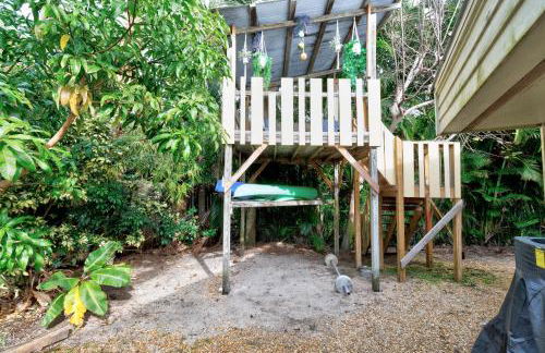Beach Paradise Getaway - 200ft from Beach! - Foto 61