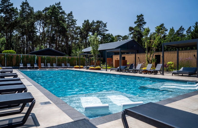 Beautiful Chalet With Airco, in a Holiday Park - Foto 14