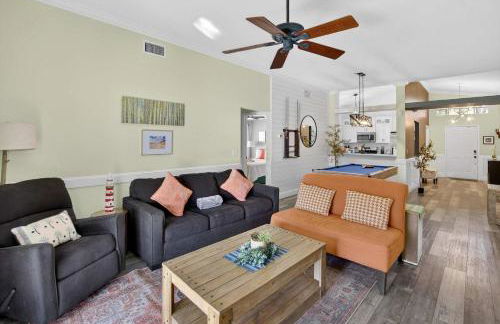 Lakefront 4-Bedroom Home with Pool - Foto 2