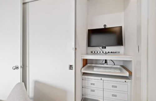 Beachfront Retreat with Ocean Views - Foto 34