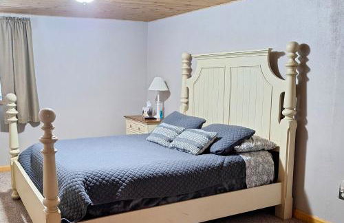 Charming Houghton Lake Cottage with Backyard! - Photo 2