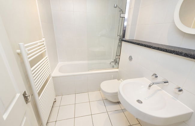 JOIVY Chic Flat Near Stockbridge Market W/ Patio - Foto 20