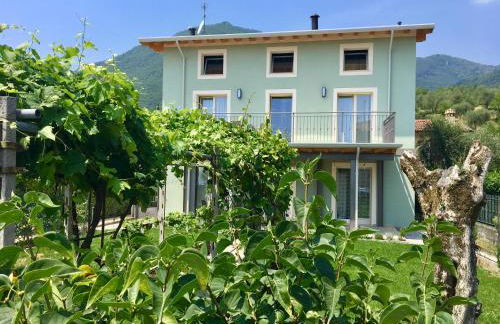 Casa con ampio terrazzo, vista lago e giardino - Foto 36