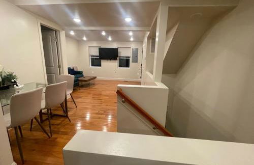 Chic 4 Br, 2Ba Apt in SE DC - Photo 12