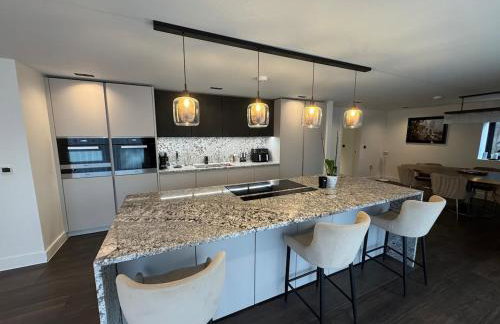 Luxury Villa - Hot Tub - Exclusive Offers - Amar Luxury Stays - Photo 35