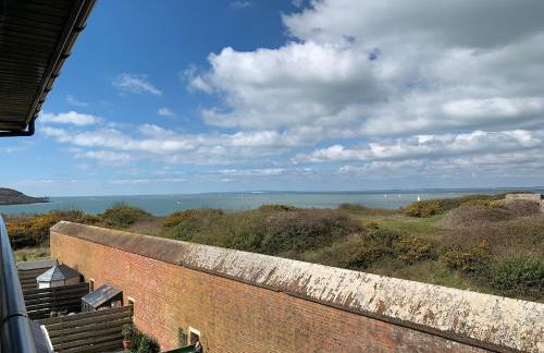 Fort View- Totland - Photo 14