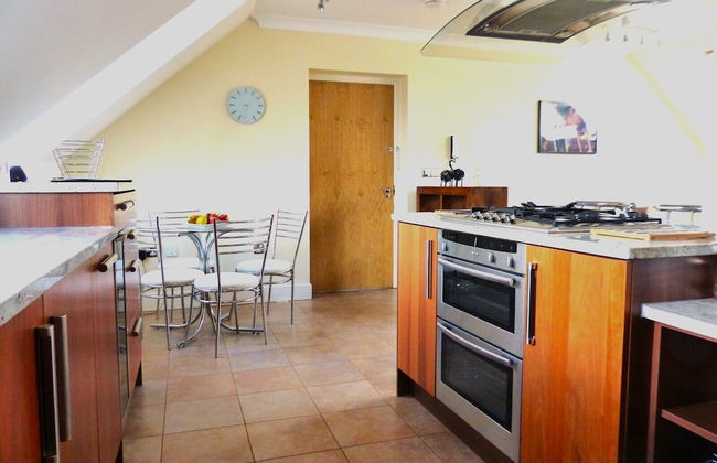 St Raphael House - Photo 8