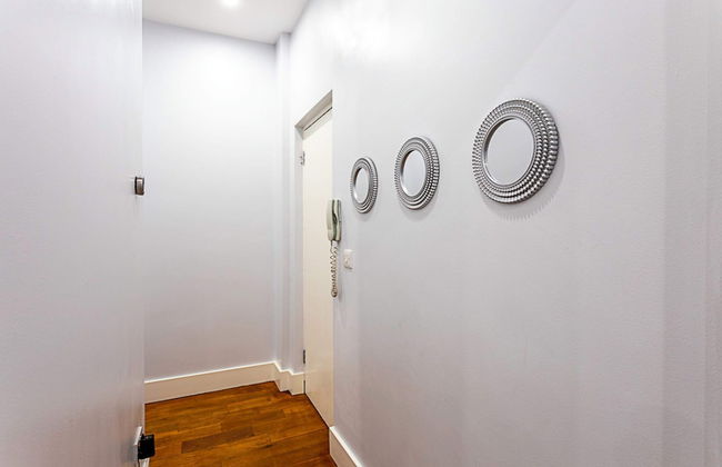 Modern Clapham Apartment - Photo 23