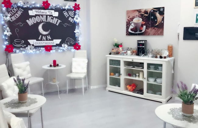 Moonlight Inn Guest House - Photo 31