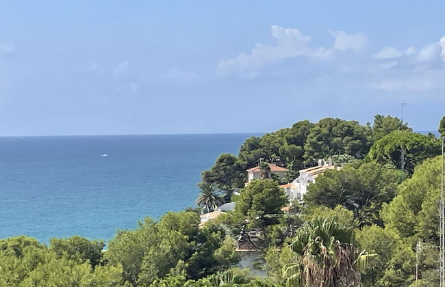 Your Retro Beach Front Hideaway in Salou - Photo 1