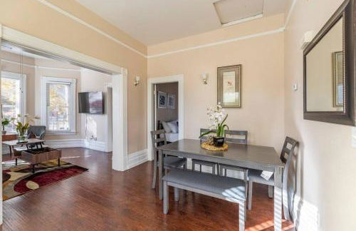 A+ 2 BR Victorian Home away from Home - Foto 1