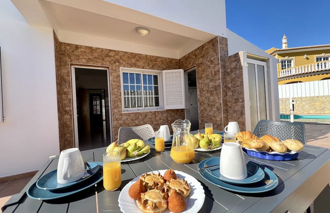 Pêra Stylish Villa With Pool by Homing - Foto 41