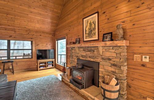 Charming Cabin with Hot Tub, Fire Pit and Views! - Foto 6