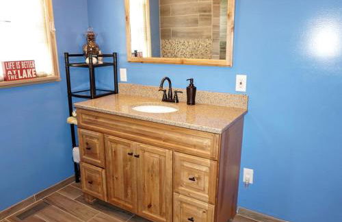 Spacious Family Cabin on Stunning Wixom Lake near Midland, Michigan - Foto 17