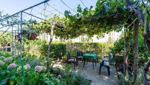 Apena Apartment - Foto 1, Garden, Garden view