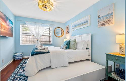 Chic 4BR Htd Pool, 5 min to beach, PAC-MAN, Games - Foto 22