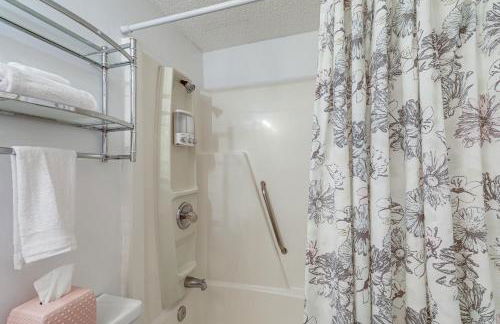 Overlooking Ski Slopes Sugar Mountain Condo! - Foto 14