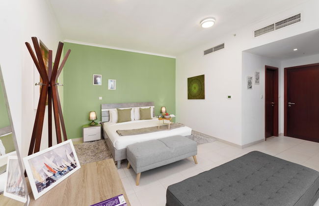 Maison Privee - Exclusive Apt w/ Direct Burj Khalifa Views - Photo 10