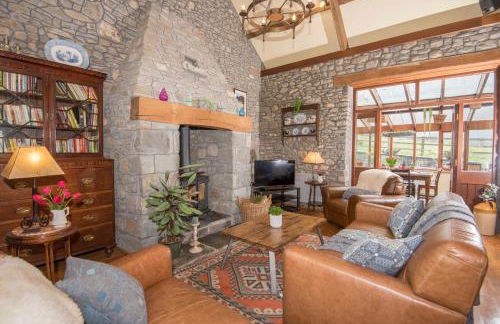 Cae'r Beili - Photo 1