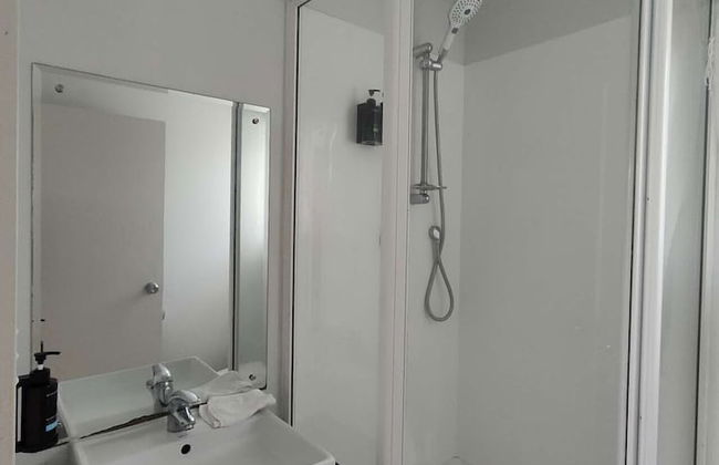 4 double and 2 Sofa Beds in 2 Bedroom - Photo 13