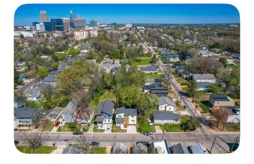 Brand New 3 Bed 3 Bath Modern Home in Downtown - Foto 30