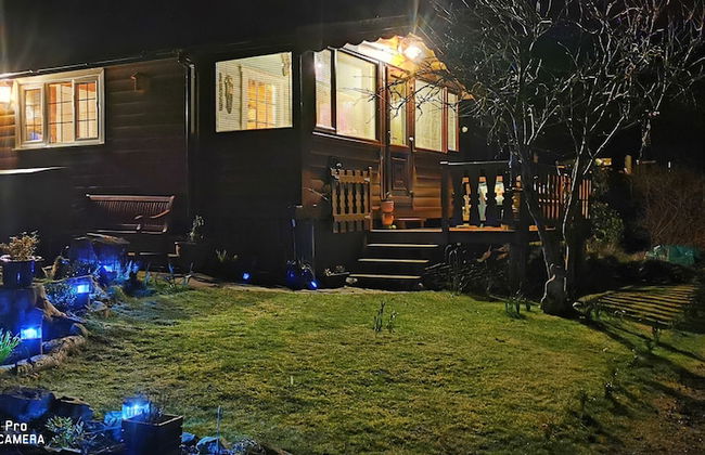 Log Cabin - Free Parking, Garden & pet Friendly - Photo 15