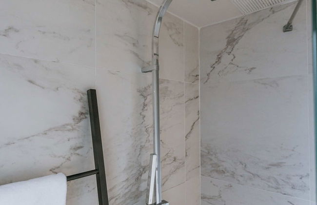 Charming House in the City of Antwerp With Parking - Foto 29